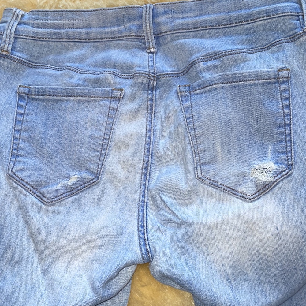Distressed Jeans - Picture 2 of 6